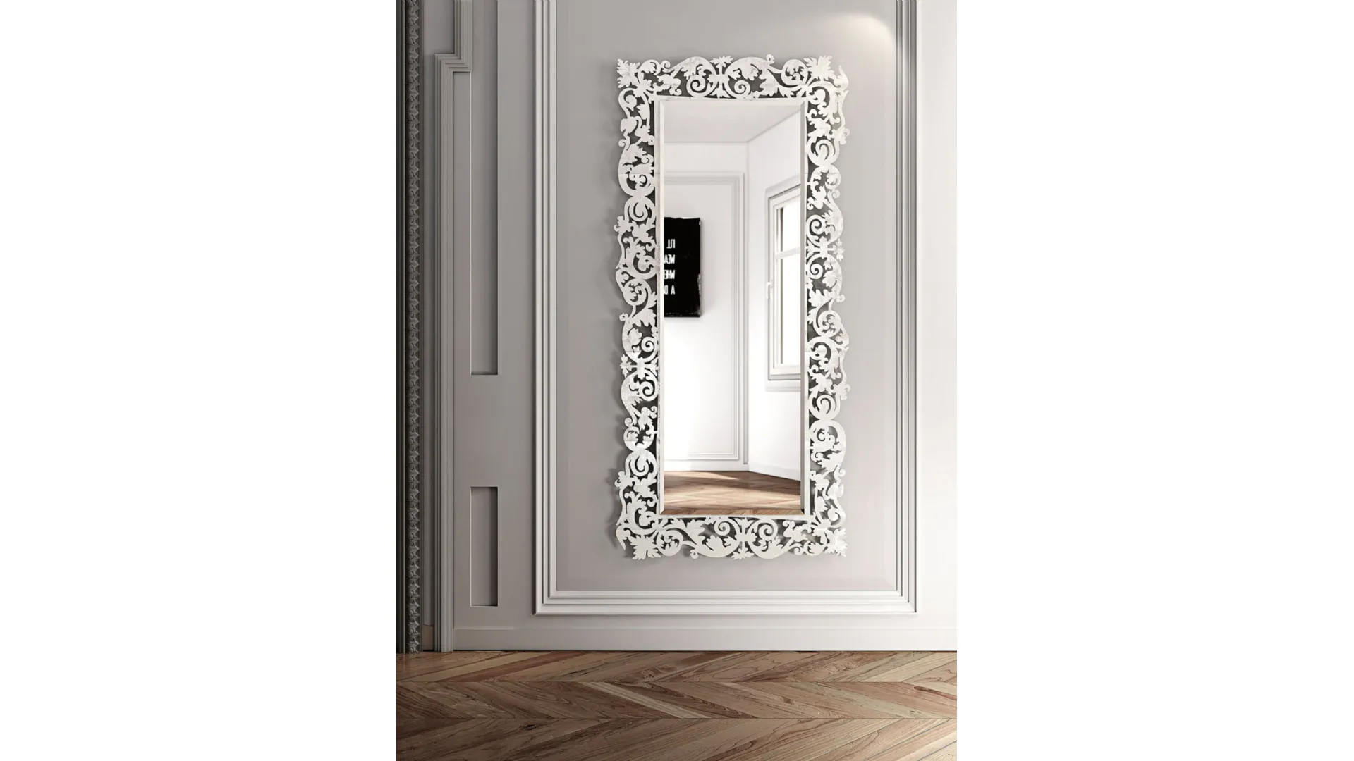 Specchio Romantico con cornice floreale in metallo di Riflessi
