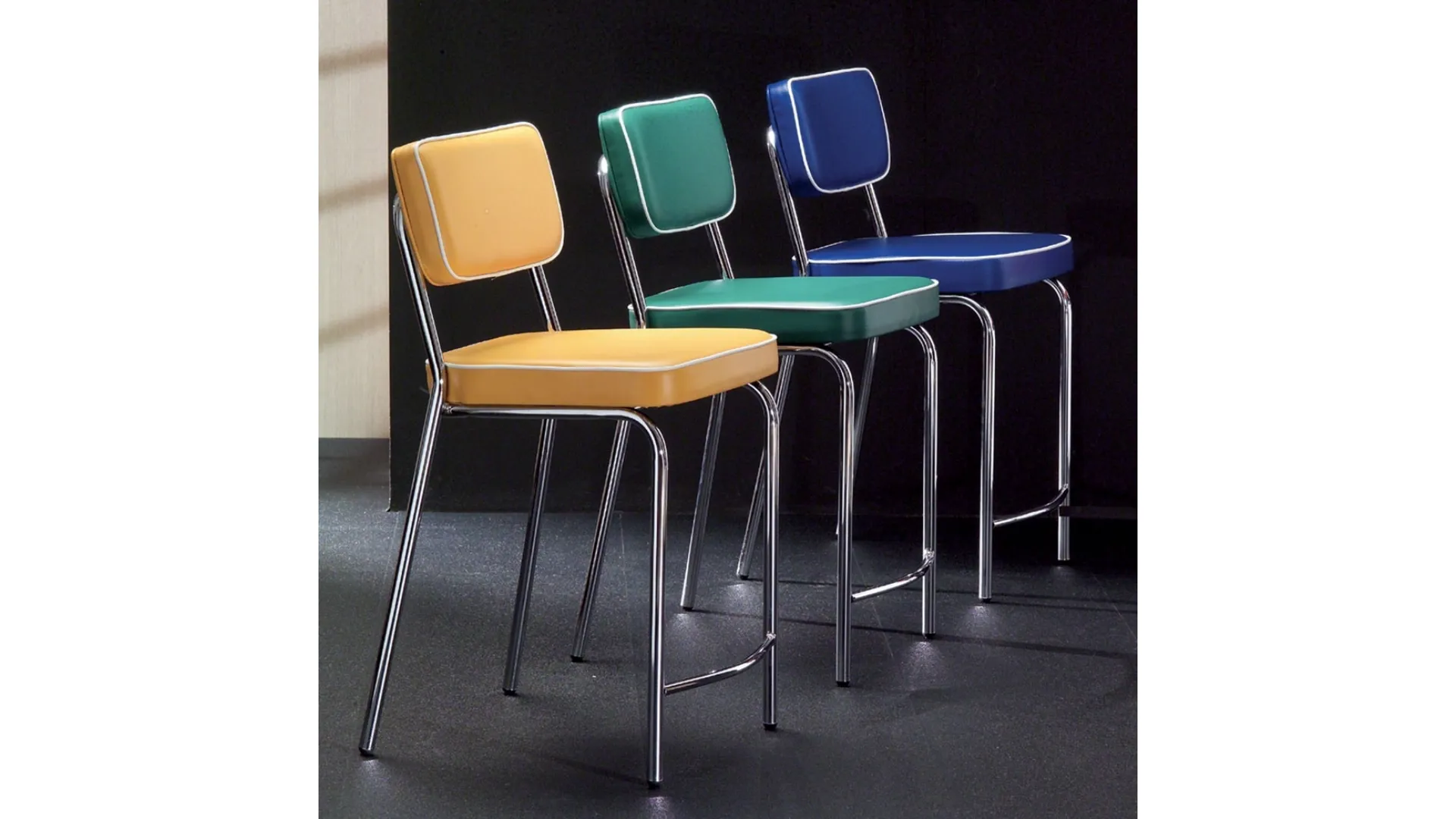 Sgabello Hollywood Stool 60 in ecopelle imbottita di La Seggiola