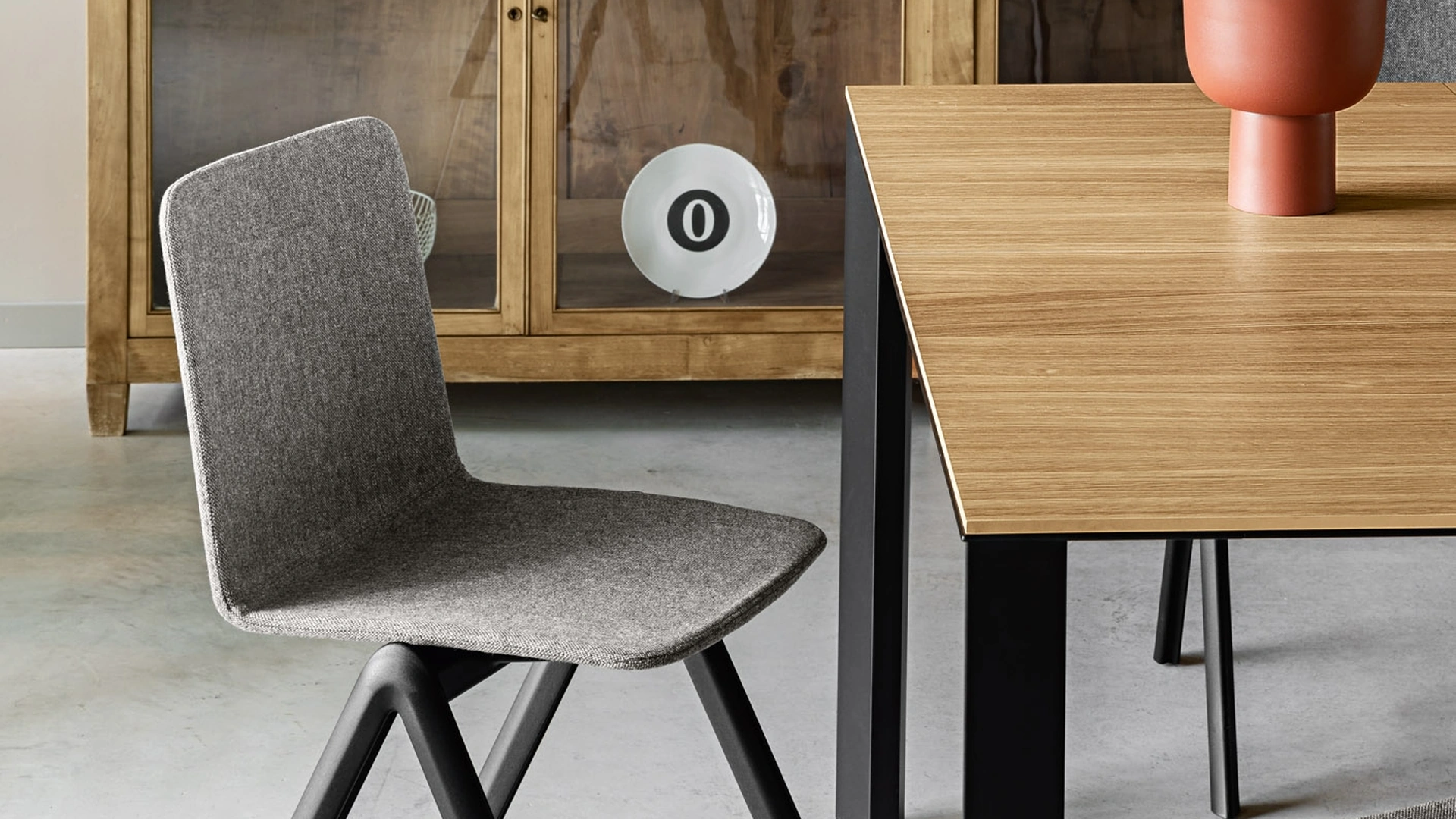 Sedia impilabile Stack Imbottita di Midj