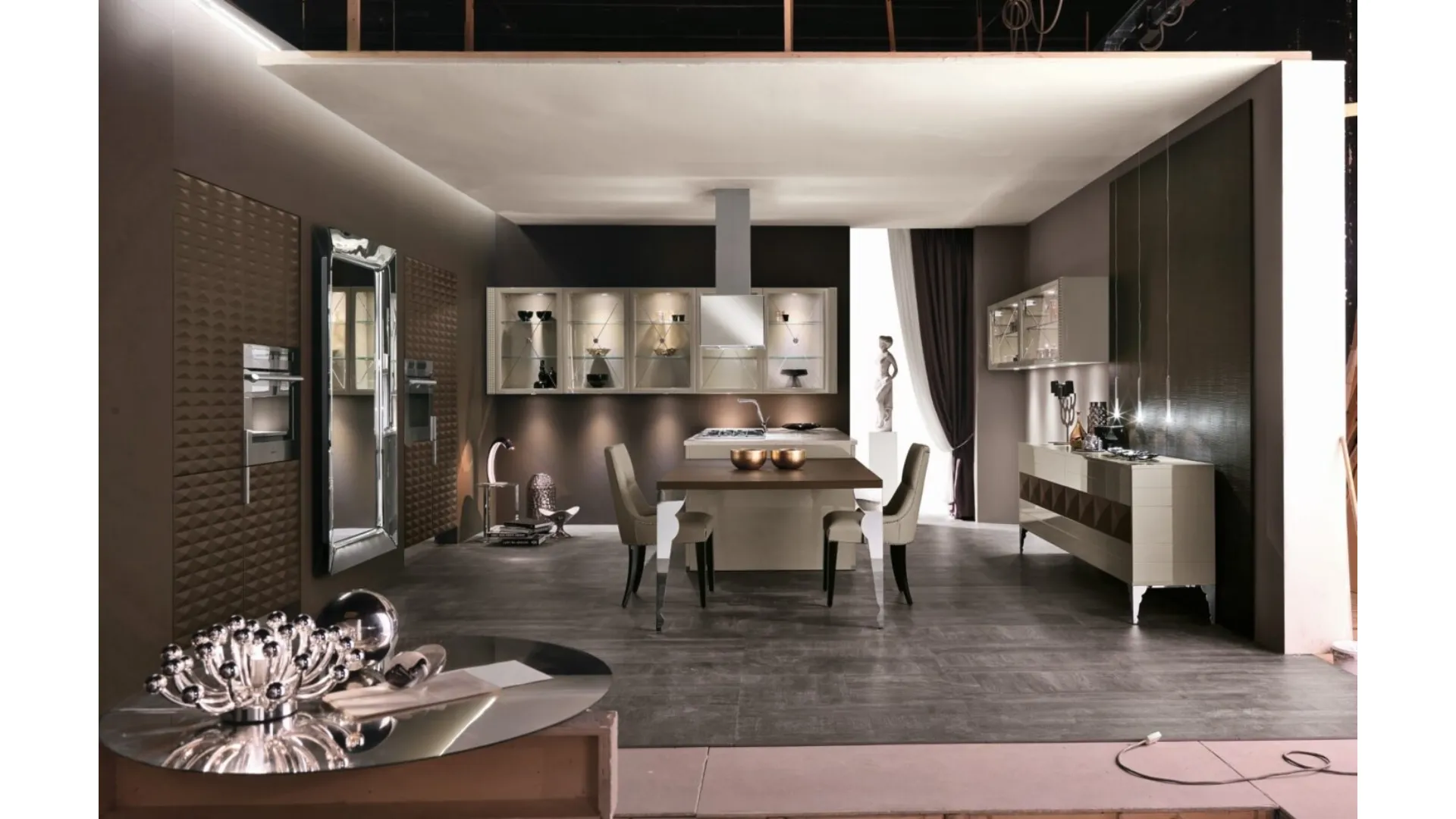 Cucina Classica con penisola Luxury Glam di Aster Cucine