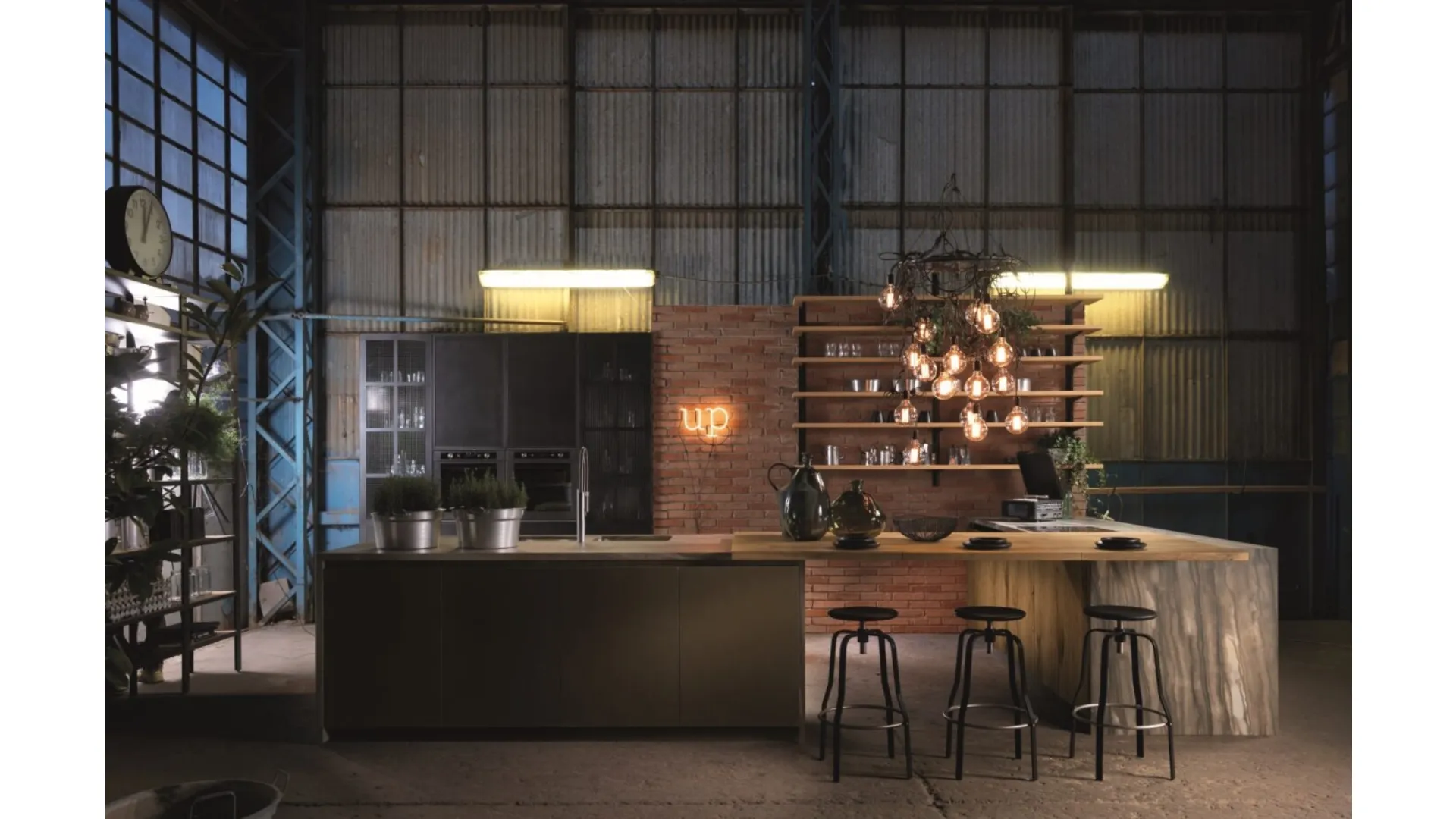 Cucina Design con penisola Factory di Aster Cucine