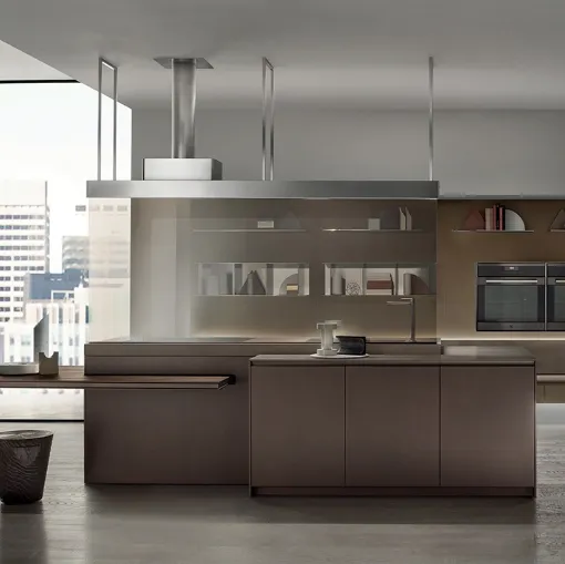 Cucina Design con isola Icon 01 in laccato effetto metallo umber di Ernestomeda