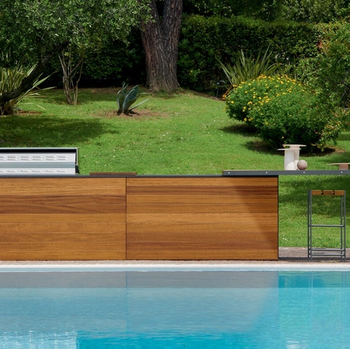 Cucina Design Outdoor a isola in legno di Aster Cucine