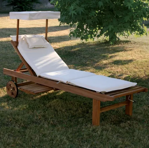 Lettino Real Bed  in legno massello di teak indonesiano con finitura olio naturale con cuscino in tessuto imbottito e parasole di La Seggiola